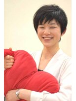 ヘアヴェローチェ(hair-veloce) マニッシュなストレートショートをかわいらしく