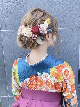 アムールマヤ 卒業式　袴　振袖　ルーズアップスタイル