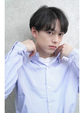 ジョエミバイアンアミ(joemi by Un ami) (joemi 新宿)清潔感センターパート 短めマッシュ　近江