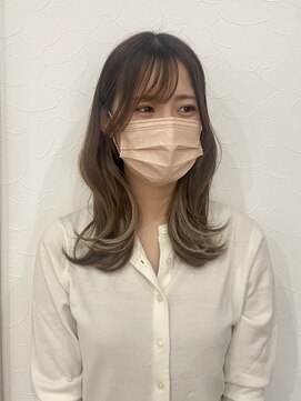 ラレジーナパルッキエーレ(La Regina Parucchiere) 【大人かわいい】くびれミディアムレイヤー