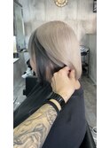 ホワイトカラー×イヤリングブラック