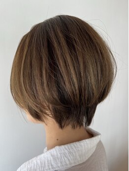 オルチェット(Olu'chette HAIR LIFE)の写真/骨格矯正、後頭部のボリュームをカット技術でカバー！大人女性に人気の横顔美人ショートスタイル☆