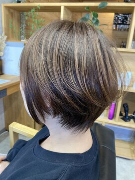 メルト(MELT) ショートボブ　ハイライトグレージュカラー