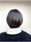 毛先カラーのショートスタイル