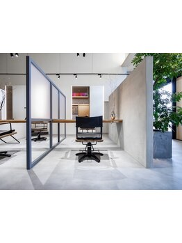 半個室の上質空間で、周りを気にせずリラックス＊木漏れ日で一息つけるような癒しの時間をご提供。