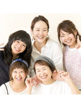サロンドパリス Salon de Parisの写真/【30代～50代女性来店多数】ママ・ベテランスタイリストも在籍してるから、女性特有の悩みも相談しやすい♪