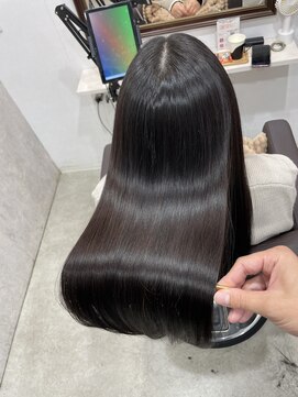 ラナ(Lana) 【Lana】深艶アッシュで魅せる、上質シルキーストレート