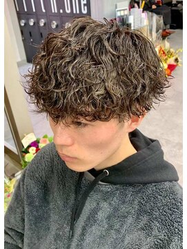 ジーニー 本厚木(Genie) フェザーパーマサーフカール刈り上げセンターパート