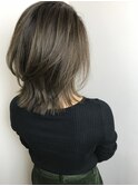 グレージュ×レイヤー