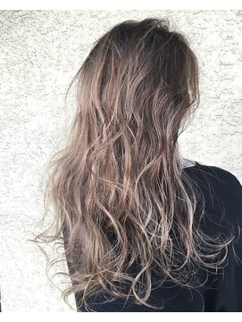 フロクシノーシナイヒリパイリフィケーション(Floccinaucinihilipilification) 大人なブランドカラー