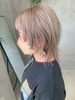 テトヘアー(teto hair) ウルフカット、ミルクティーベージュ、ブリーチカラー