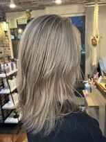 アールエイチ(ЯH)&nbsp;ペールグレージュ