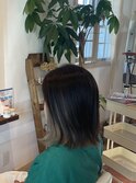 切りっぱなしボブにインナーカラー