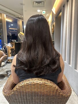 クーラ(Cura) エアリーパーマ長めばんぐレイヤーカットオリーブベージュ小顔