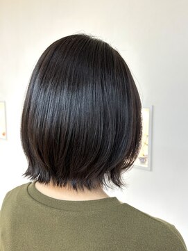 クオリス 上板橋店(QUALIS) 20代30代大人可愛い艶感グレージュ切りっぱなしショート