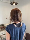外ハネ×ウェット質感ボブ