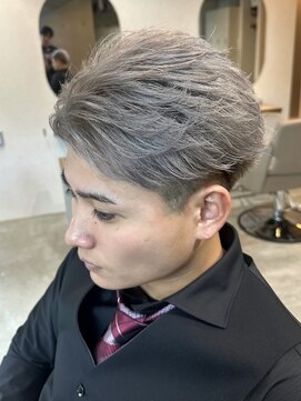 ブルニール 中崎町(BLEUNIR) フェザーショート/シルバーグレージュ