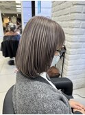 白髪ぼかし/脱白髪染め/白髪/大人女性/髪型/細めハイライト