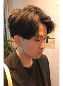 センターパートトランクスヘアー