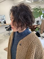 フィル(fil)&nbsp;スパイラルパーマ／オリーブ