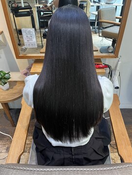 ヨンセンチメートルヒロサカ(4cm HIROSAKA) 艶髪