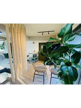 サロンをまるっと貸切！長時間過ごす美容室だからこそカフェのような居心地いい空間づくりにこだわります