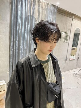 イロア(iroa) 耳掛けショートのウェットウェーブ♪