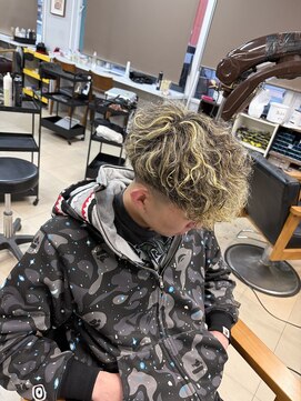 ブルーオーシャン 大牟田店(BlueOcean) スペインカール×金メッシュ