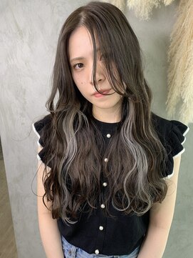 フリーダムメルシー(freedom Merci) ■インナーカラーシルバー　波巻き　ロング
