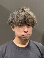 ビーダンディー(Bee dandy)&nbsp;ビジネスツーブロックマッシュ波巻きスパイラルパーマハイライト