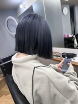 シカ 神戸三宮元町店(Cica)&nbsp;ネイビー ブルー ブリーチ 透明感 三宮 元町