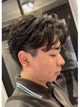 オーシャントーキョー サニー 原宿(OCEAN TOKYO Sunny) センターパートニュアンスパーマ刈り上げマッシュツーブロック