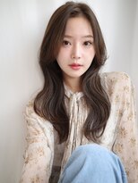 レジナヴィータ 栄(Reginavita)&nbsp;センターパート　レイヤーミディ　くびれヘア　韓国ヘア　透明感