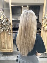 ニジヘアー(Nizi hair)&nbsp;抜きっぱなしブロンド〇エクステ