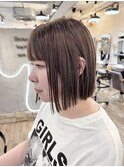 "シンプルなのに洗練。ベージュタッチボブ"