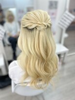 ホワイト 東京新宿店(White) ハーフアップ