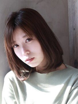 柔らかブラウン×ナチュラル艶ボブ