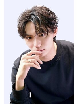 コンフィデンス メンズヘアー(confidence MEN'S HAIR) 束感フェザーショート［メンズ/新宿/メンズパーマ］