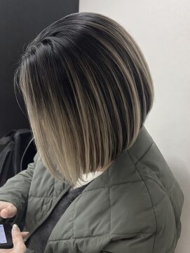 シーバイスリー 綱島(C×3) アンブレラカラー&オンブレヘア/シャドウルーツ × 前下がりボブ