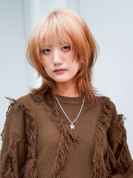 シオン(shion) 前髪カットウルフレイヤーブリーチブロンド_F1483