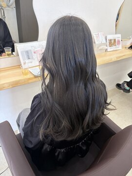 アミュー(Amyu) 透明感たっぷりグレージュ