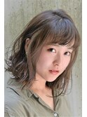 インナーカラー×外ハネボブ/厚めバング/アッシュブラウン