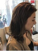 ミディアムレイヤー　ウルフカット　ウェーブパーマ　YACHI