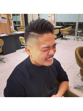 ローザ(ROSA) フェードカットスタイル