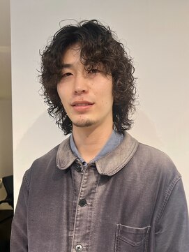 ナループロアツム(Nalu pu loa Tsum) メンズパーマ/ハードパーマ/ウルフパーマ/前髪センター分け