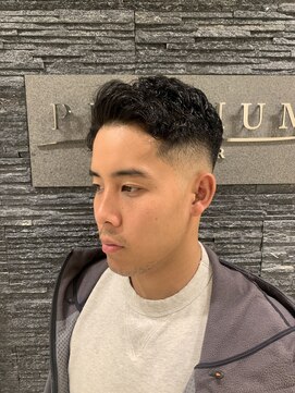 プレミアムバーバー 新宿店(PREMIUM BARBER produce by HIRO GINZA) フェードスタイル