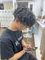 ユイマァルスロウ(YUIMARL SLOW)&nbsp;波巻きパーマ×ハイライト