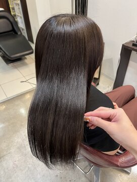 ミーテ(mi:te) 暗髪カラー