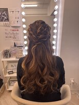 エメティ(Aimerty)&nbsp;編み込みハーフアップ