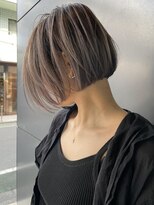 トルネード(TORNADO)&nbsp;海外ヘア ハイライトバレイヤージュ切りっぱなしボブA1226